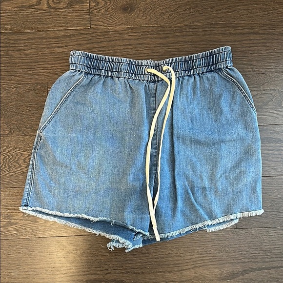 Aritzia Pants - Wilfred Free denim shorts Small